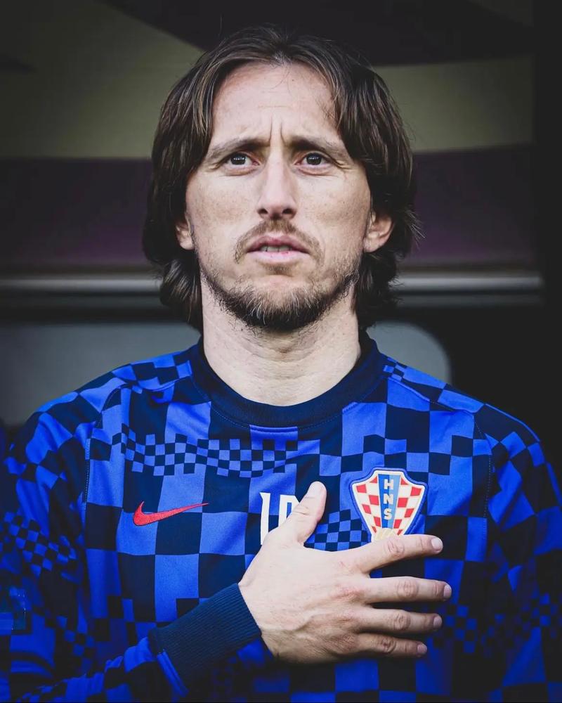 火箭后场防守铁闸退赛，乌帅临时变阵，前锋12+7首发休城已取得11连胜