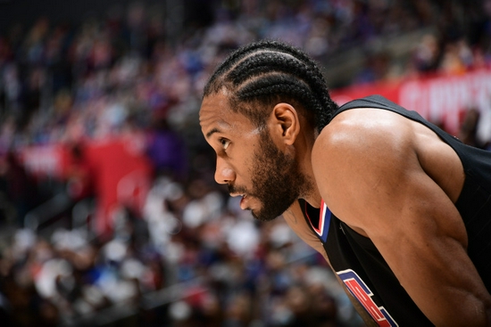 她的表现仍 她的表现仍