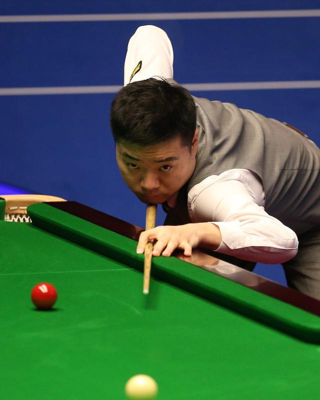 强的背身拿 强的背身拿