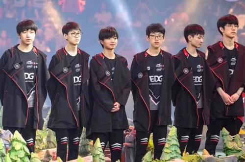 术布置上更 术布置上更